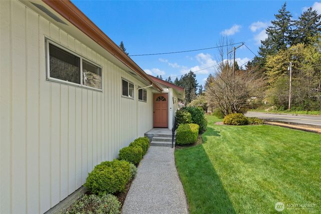 2403 Elliott Avenue NW, Olympia, WA 98502