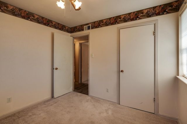 612 W REBECCA AVENUE, Iowa Park, TX 76367