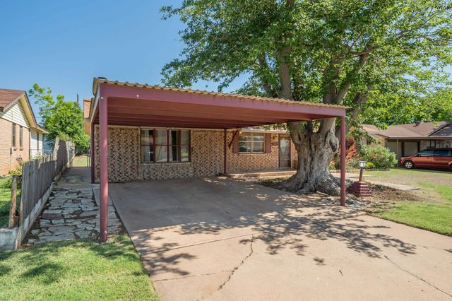 612 W REBECCA AVENUE, Iowa Park, TX 76367