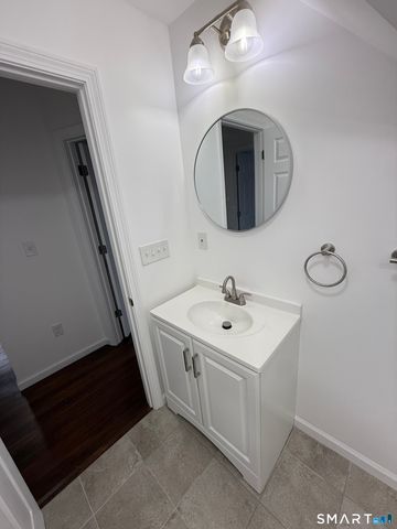 10 Cross Street, Hamden, CT 06514