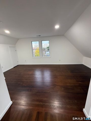 10 Cross Street, Hamden, CT 06514