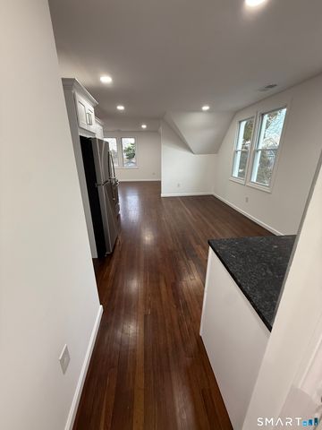 10 Cross Street, Hamden, CT 06514