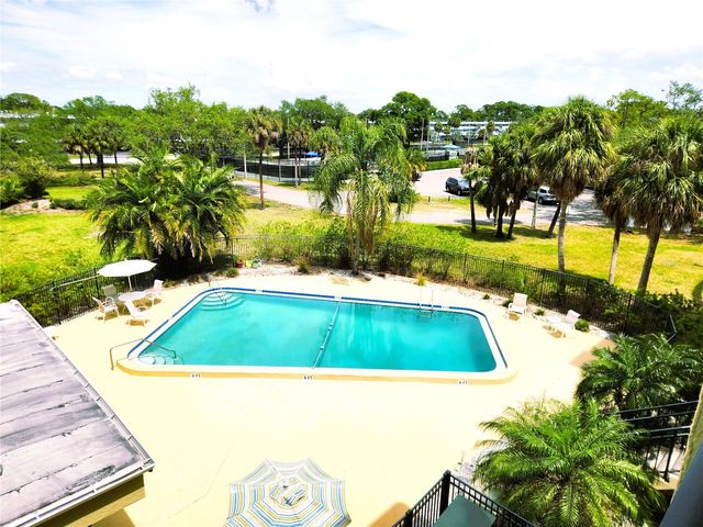 4651 1ST STREET NE 306, St Petersburg, FL 33702