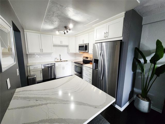 4651 1ST STREET NE 306, St Petersburg, FL 33702