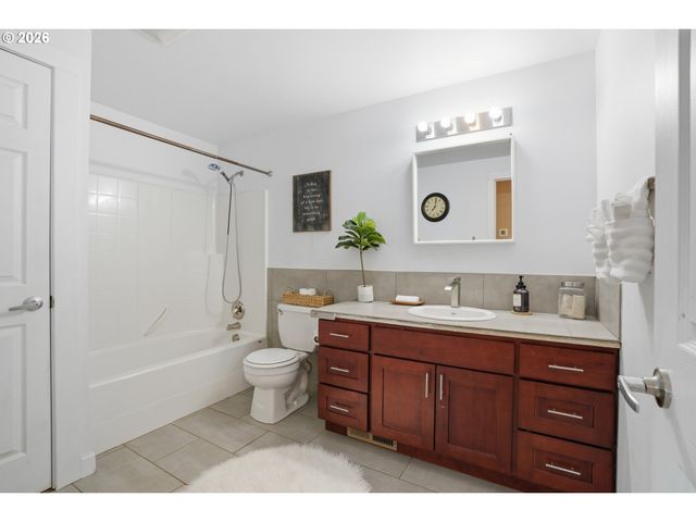 2329 Ne 380TH Ave, Washougal, WA 98671