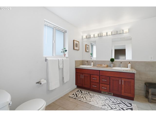 2329 Ne 380TH Ave, Washougal, WA 98671