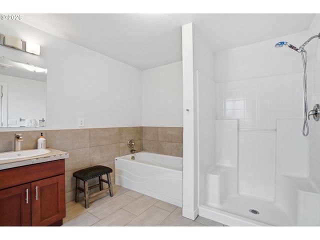 2329 Ne 380TH Ave, Washougal, WA 98671