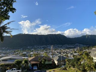 3059 Woolsey Place, Honolulu, HI 96822