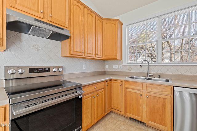 105 Rockport Ridge Way, Cary, NC 27519