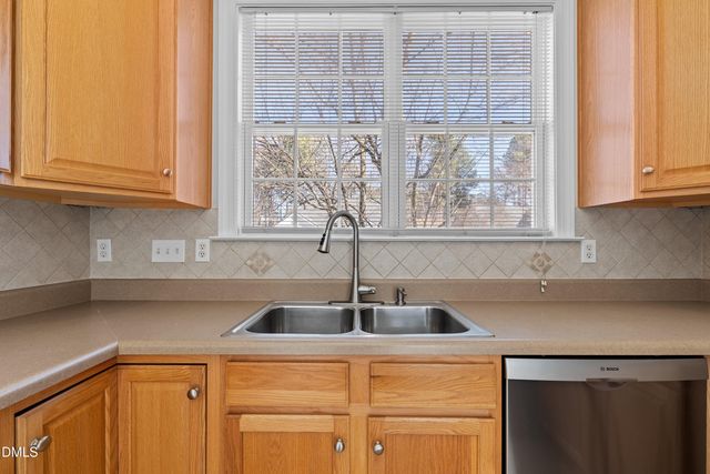 105 Rockport Ridge Way, Cary, NC 27519