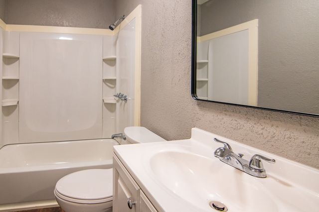 912 Lou Avenue, Sweetwater, TX 79556