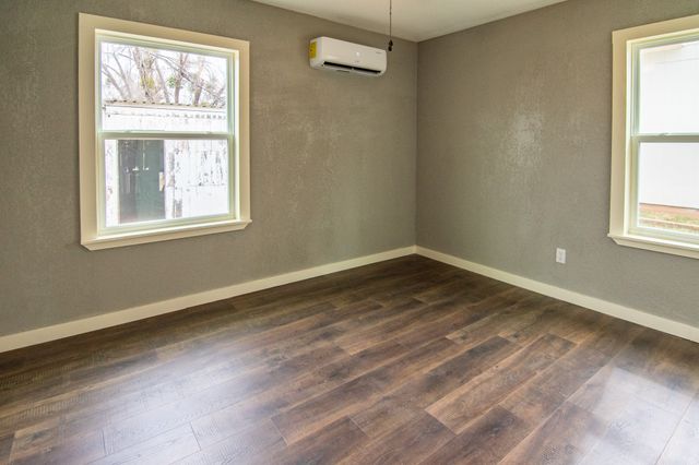 912 Lou Avenue, Sweetwater, TX 79556