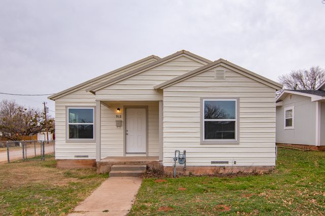 912 Lou Avenue, Sweetwater, TX 79556