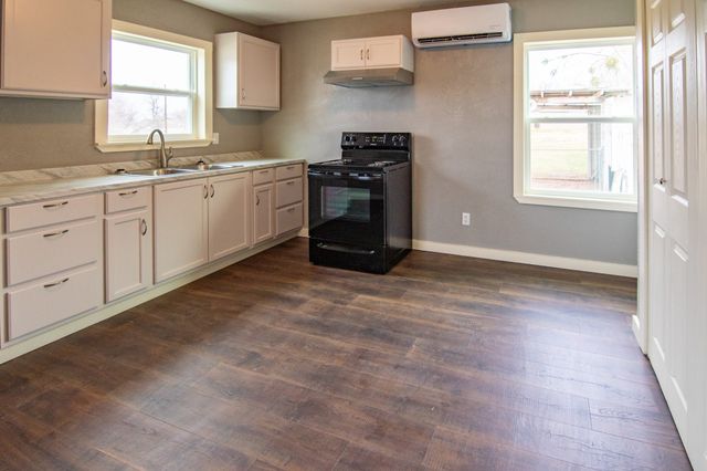 912 Lou Avenue, Sweetwater, TX 79556