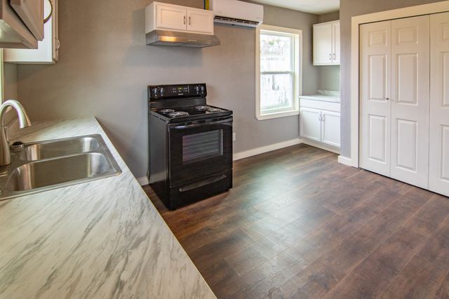 912 Lou Avenue, Sweetwater, TX 79556