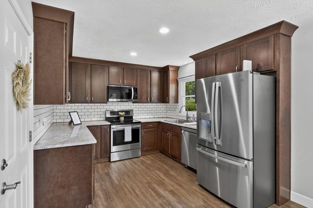 9502 E State Highway Ad, Rogersville, MO 65742