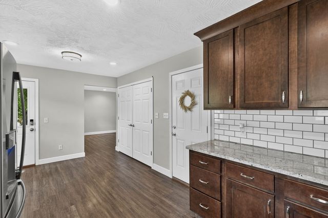 9502 E State Highway Ad, Rogersville, MO 65742