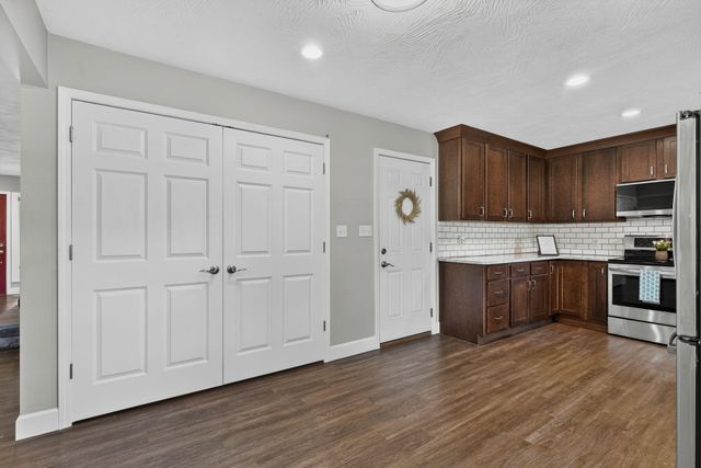 9502 E State Highway Ad, Rogersville, MO 65742