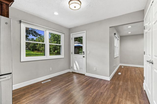 9502 E State Highway Ad, Rogersville, MO 65742