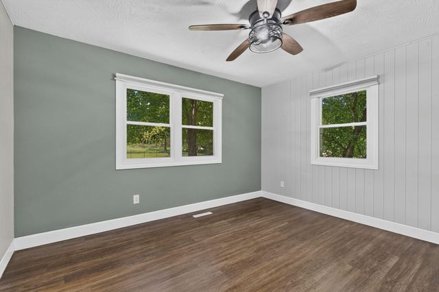 9502 E State Highway Ad, Rogersville, MO 65742