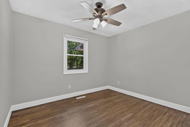 9502 E State Highway Ad, Rogersville, MO 65742