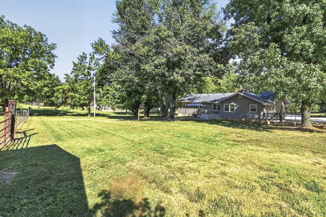 9502 E State Highway Ad, Rogersville, MO 65742