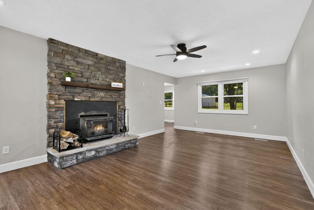 9502 E State Highway Ad, Rogersville, MO 65742