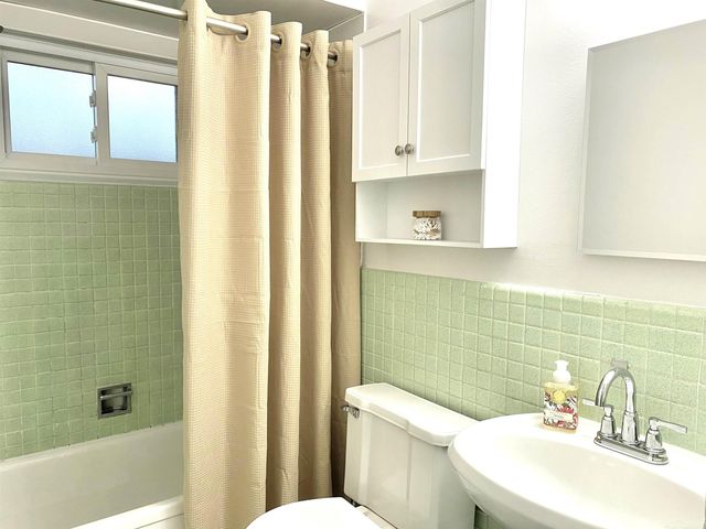4840 Briarwood Avenue, Royal Oak, MI 48073
