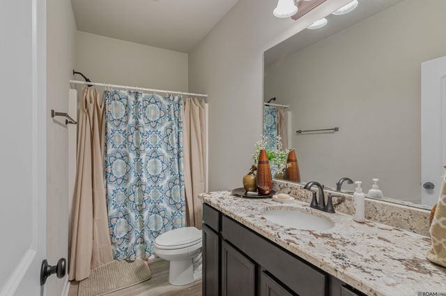 216 Shadow Pointe Road, Thibodaux, LA 70301