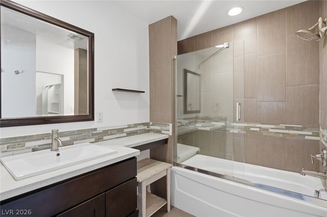 909 Canosa Avenue, Las Vegas, NV 89104