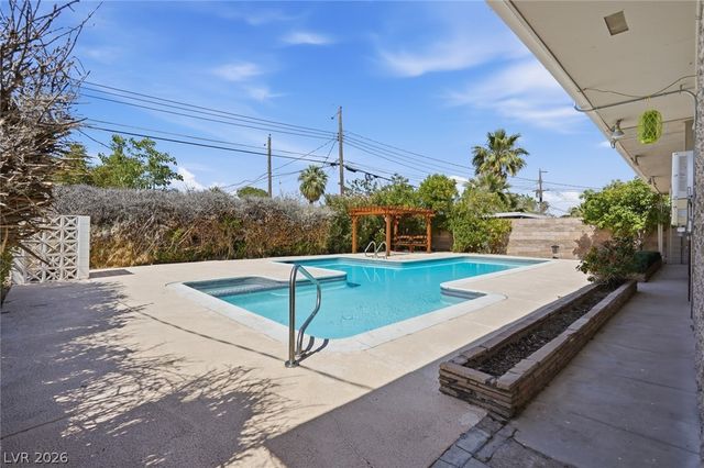 909 Canosa Avenue, Las Vegas, NV 89104