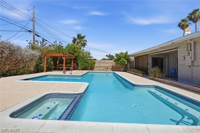 909 Canosa Avenue, Las Vegas, NV 89104