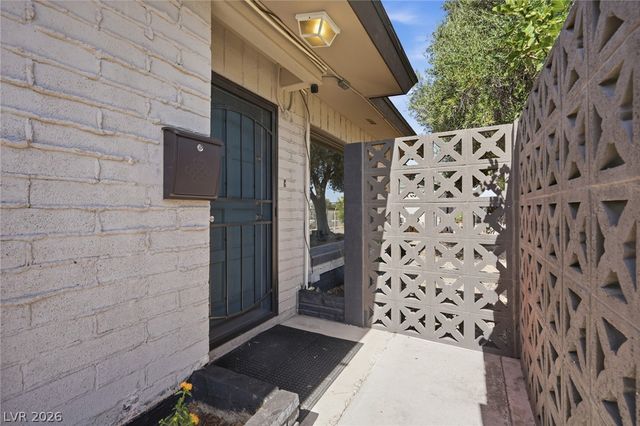 909 Canosa Avenue, Las Vegas, NV 89104