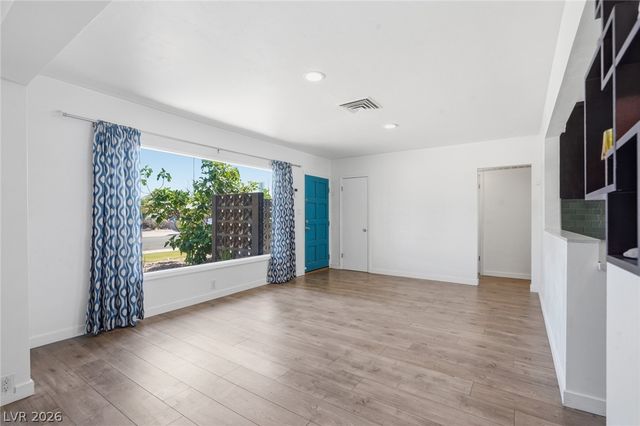 909 Canosa Avenue, Las Vegas, NV 89104