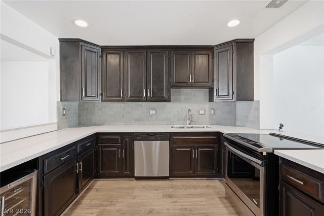 909 Canosa Avenue, Las Vegas, NV 89104