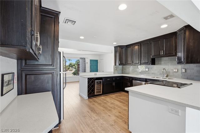 909 Canosa Avenue, Las Vegas, NV 89104