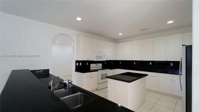 7507 SW 189th St 7507, Cutler Bay, FL 33157