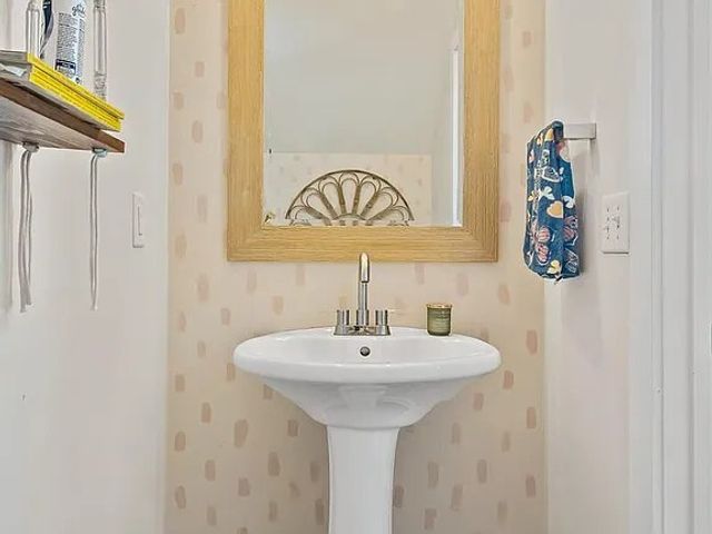 221 Hillcrest Dr, Madison, TN 37115