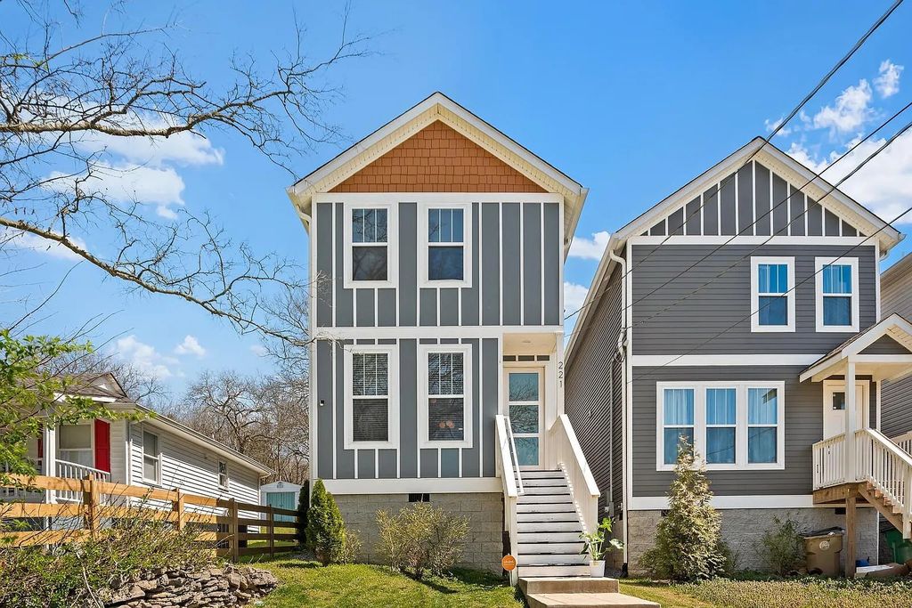 221 Hillcrest Dr, Madison, TN 37115