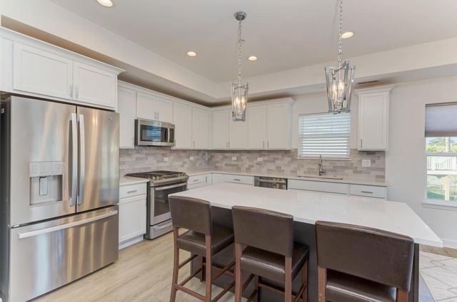 257 N MASTERS Drive, Addison, IL 60101