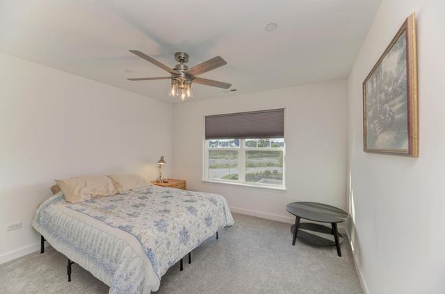 257 N MASTERS Drive, Addison, IL 60101