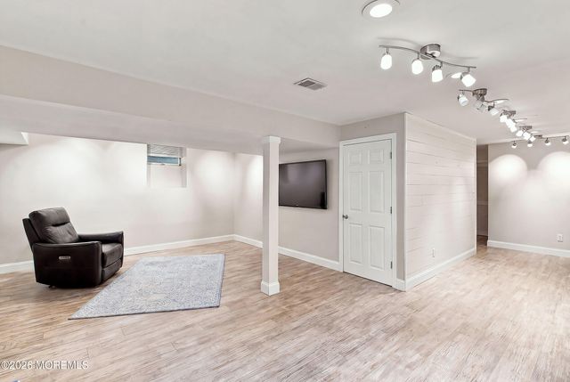 1519 Berkeley Avenue, Beachwood, NJ 08722
