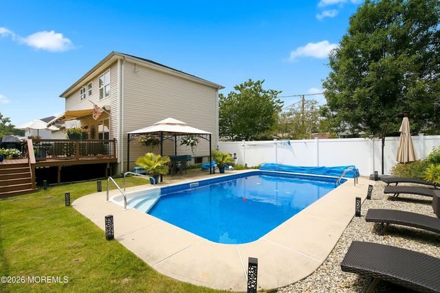1519 Berkeley Avenue, Beachwood, NJ 08722