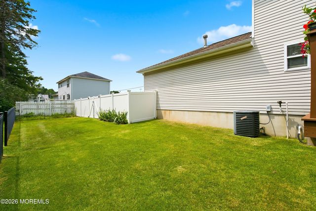 1519 Berkeley Avenue, Beachwood, NJ 08722
