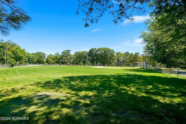 1519 Berkeley Avenue, Beachwood, NJ 08722