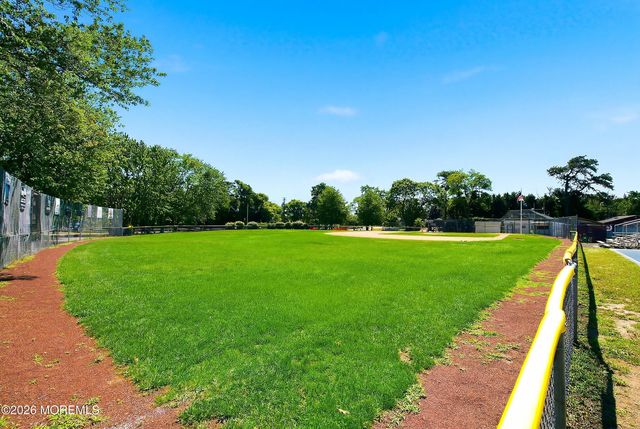 1519 Berkeley Avenue, Beachwood, NJ 08722