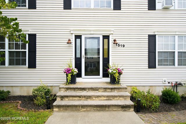 1519 Berkeley Avenue, Beachwood, NJ 08722