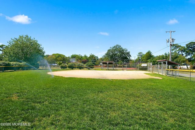 1519 Berkeley Avenue, Beachwood, NJ 08722
