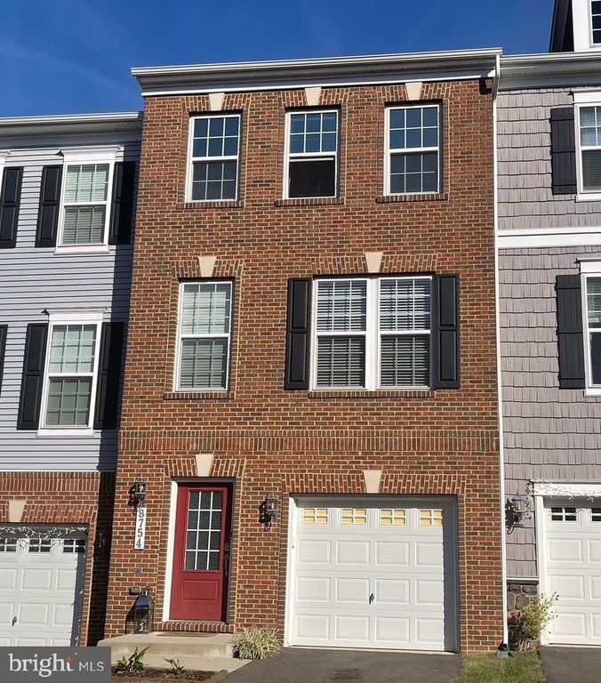 8754 ELSING GREEN DR, Manassas, VA 20112