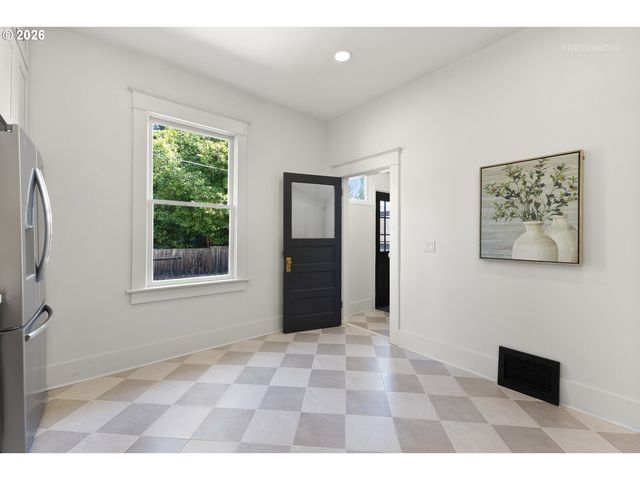 4054 N MISSOURI Ave, Portland, OR 97227